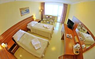 Курортные отели Sanatorium Perla Baltyku Колобжег Двухместный номер «Комфорт» с 2 отдельными кроватями, вид на море-9