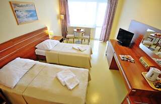 Курортные отели Sanatorium Perla Baltyku Колобжег Двухместный номер «Комфорт» с 2 отдельными кроватями, вид на море-13
