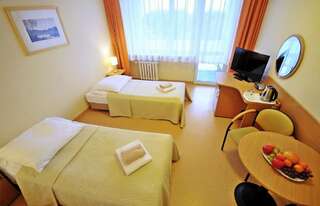 Курортные отели Sanatorium Perla Baltyku Колобжег Двухместный номер с 2 отдельными кроватями-17